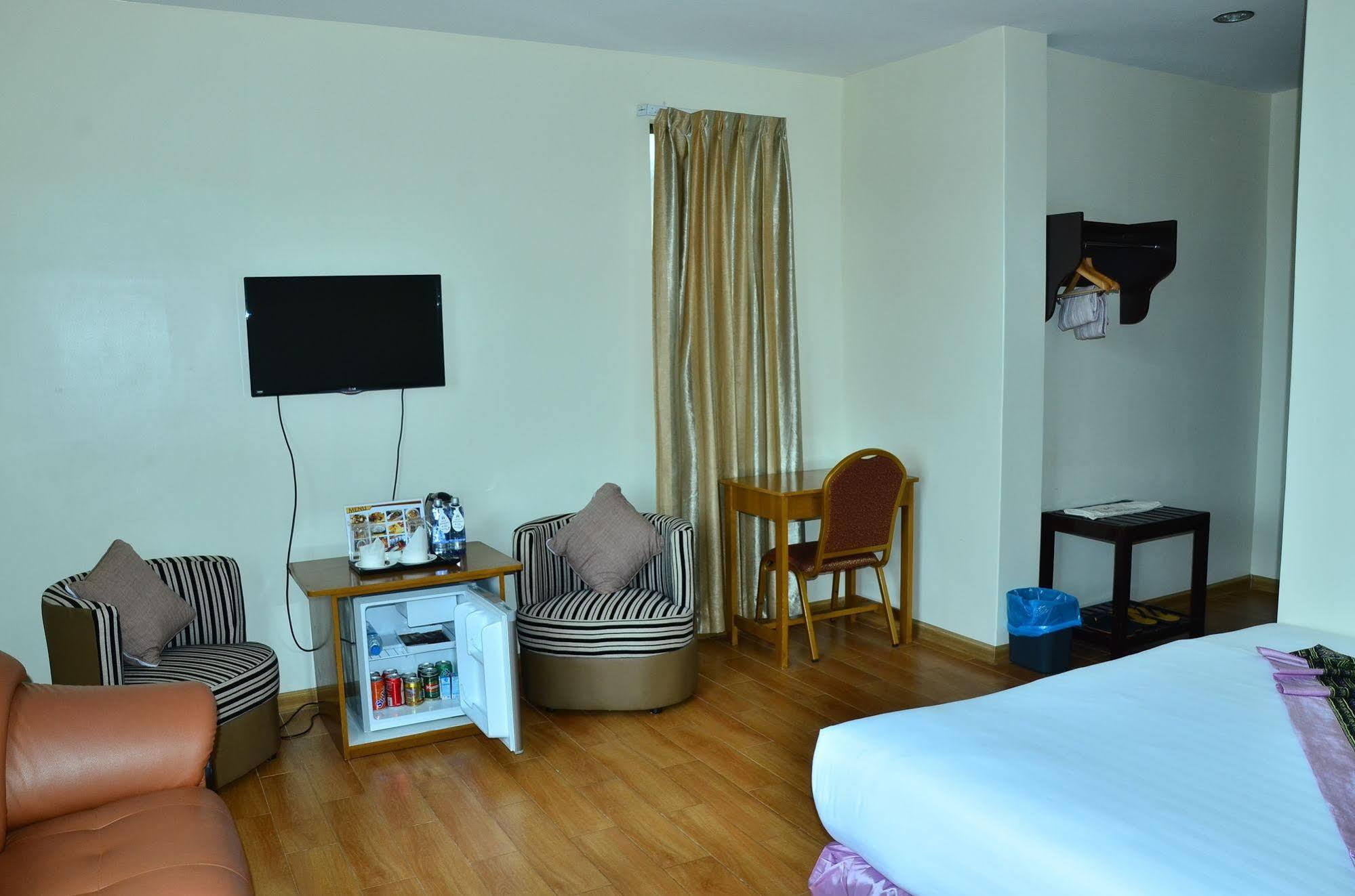 Hotel Mindhama Yangon Exteriör bild