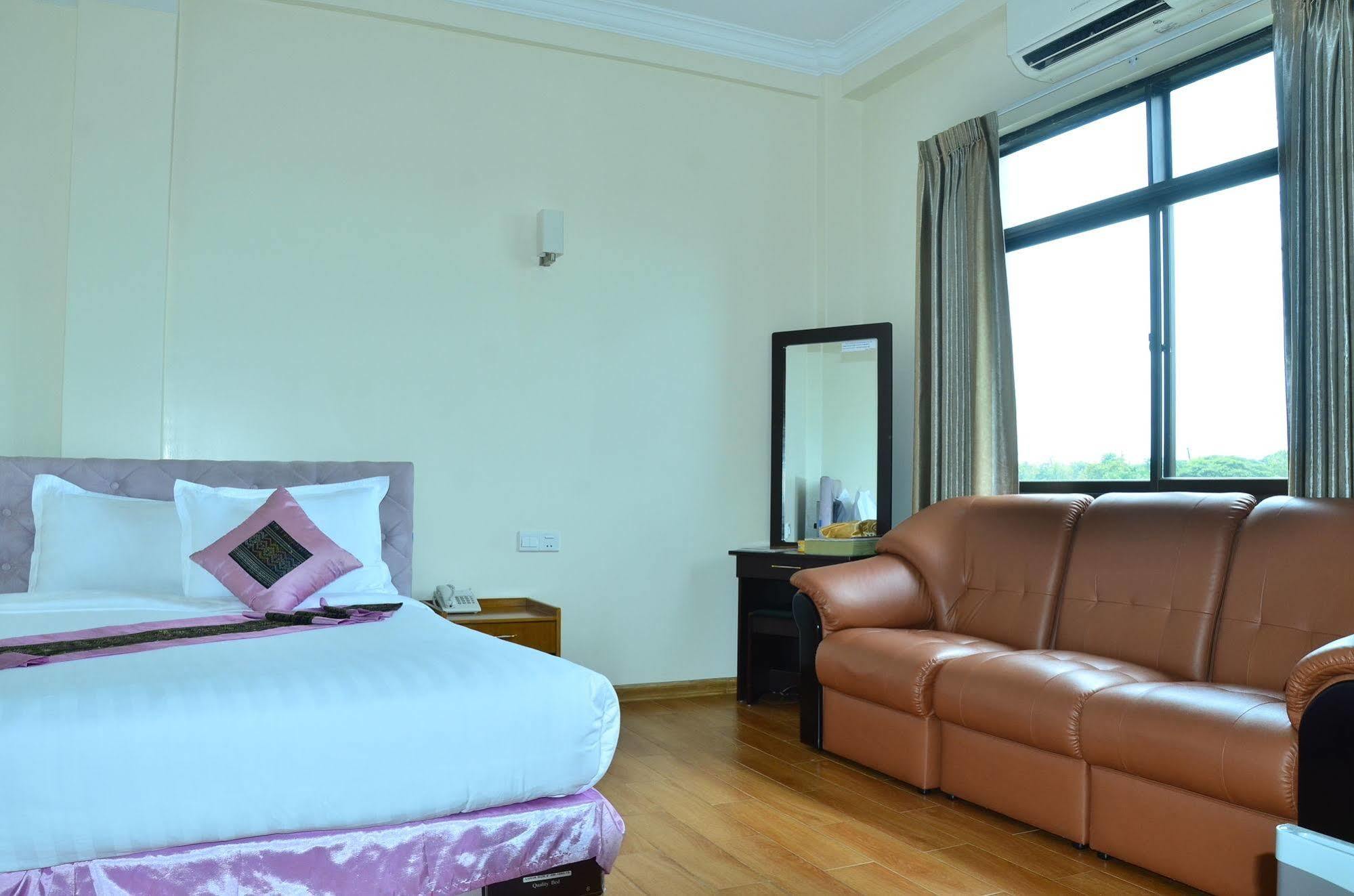 Hotel Mindhama Yangon Exteriör bild