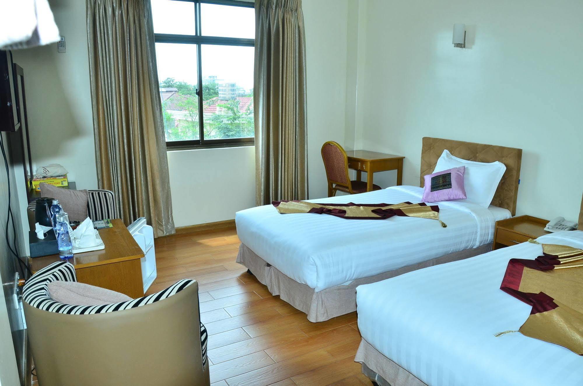 Hotel Mindhama Yangon Exteriör bild